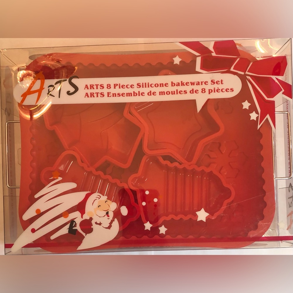 BRAND NEW!! ARTS RED 8 PIECE SILICONE BAKEWARE SET